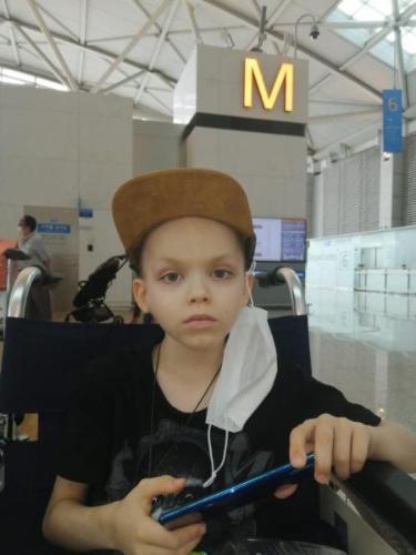 Вы помогли. Закуплен монитор для Ярослава Антошкина.